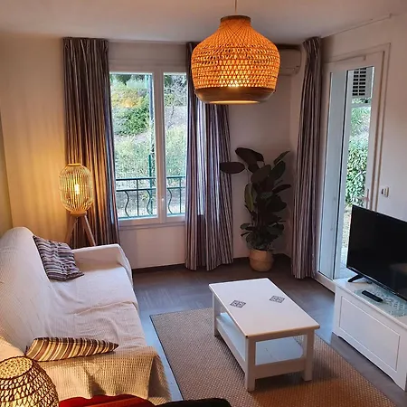 T2 Climatise Piscine Apartment