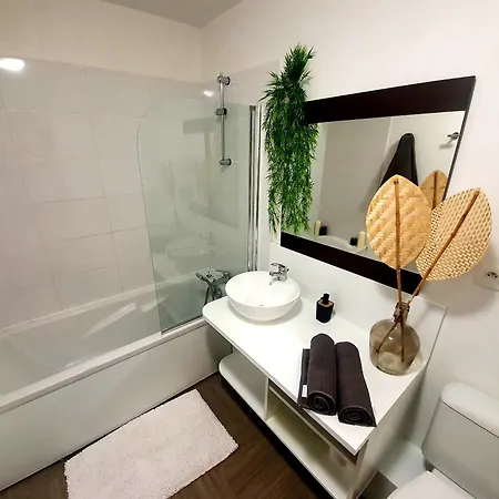 Apartment T2 Climatise Piscine *